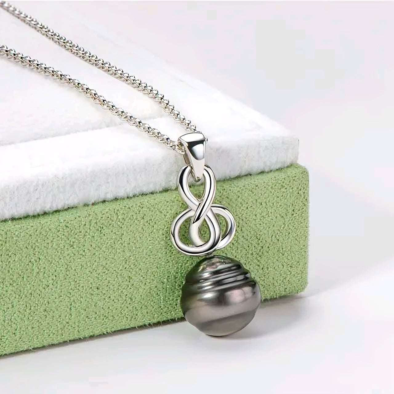 11mm Tahitian black pearl pendant necklace(45cm length)