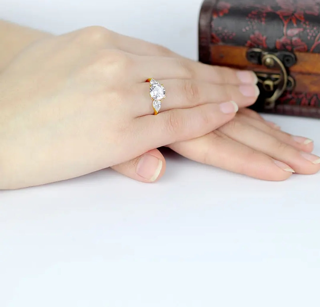 10k gold ring with 1.5ct brilliant moissanite