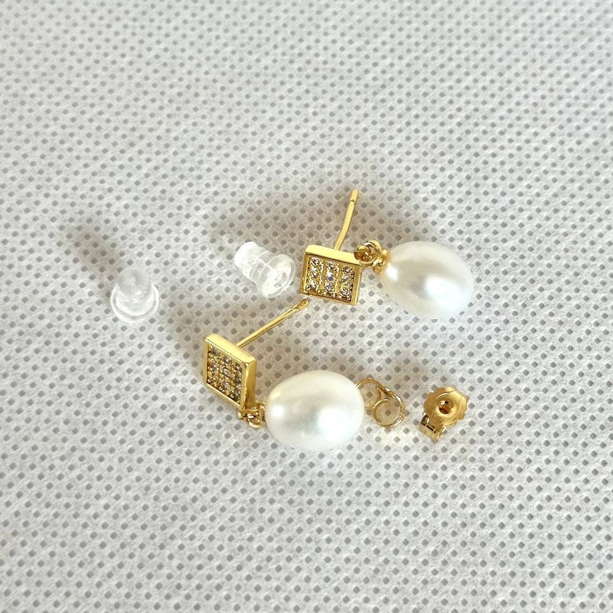 Freshwater Pearl Earrings.