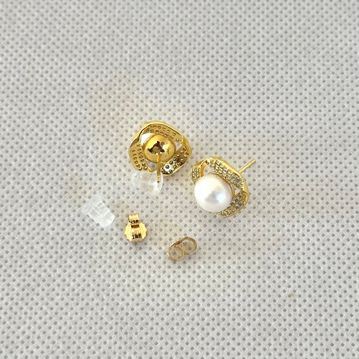Freshwater Pearl Earrings.