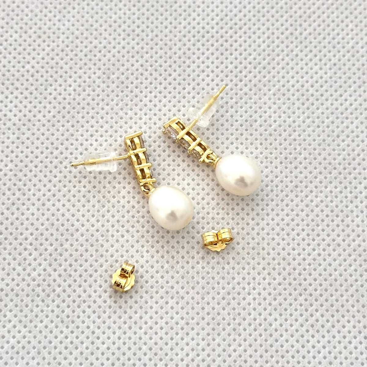 Freshwater Pearl Earrings.