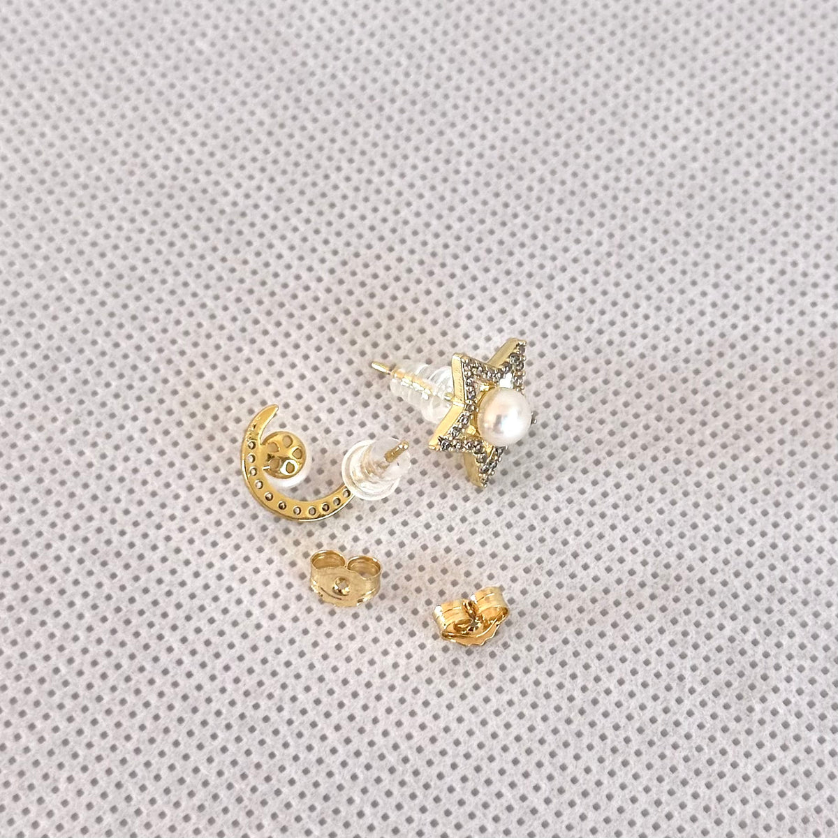 Freshwater Pearl Earrings.