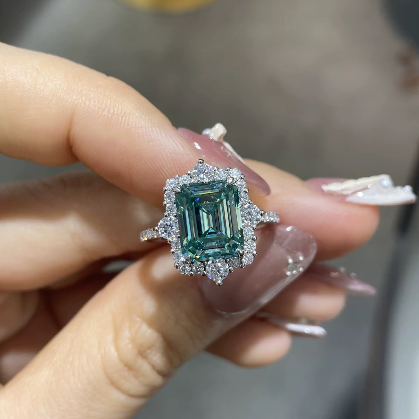 8*10mm 4ct Green Moissanite Ring with 925 silver for women