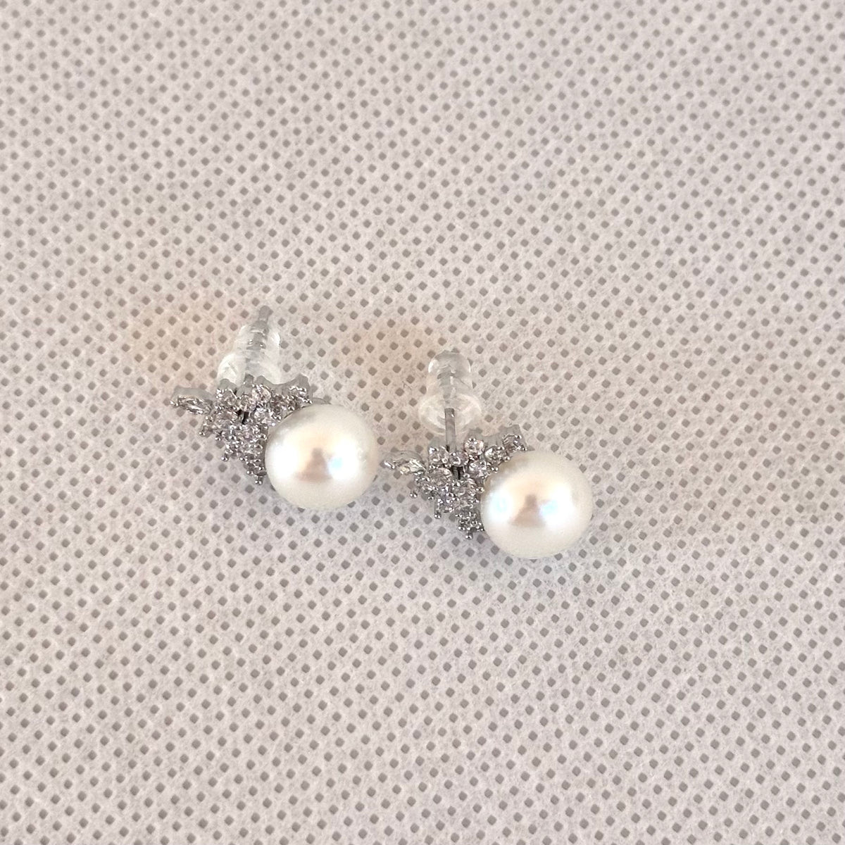 Freshwater Pearl Earrings.