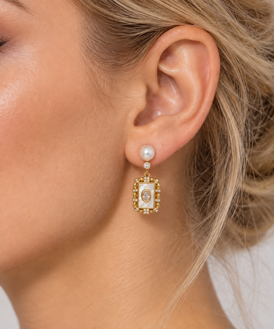 Classic Natural Pearl Silver Earrings.