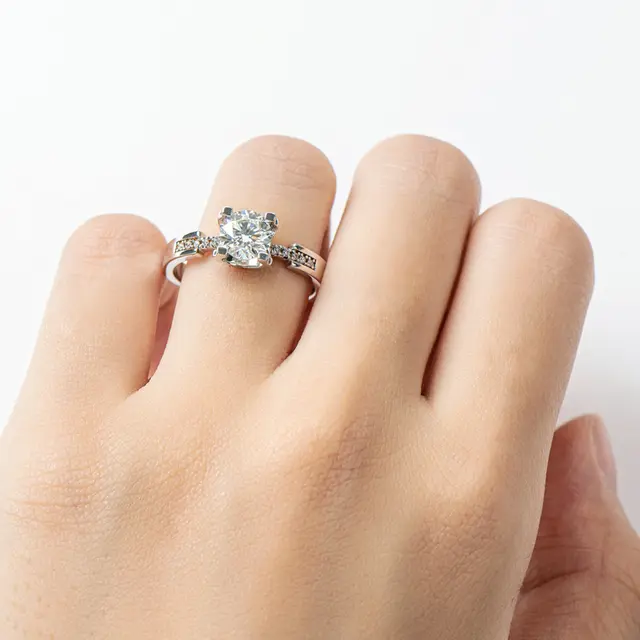 1ct 6.5mm Moissanite Ring