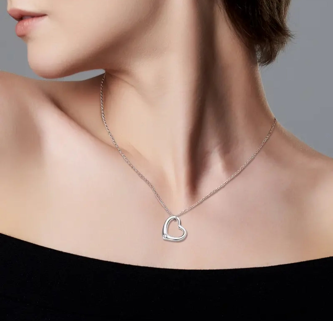 Heart shape Moissanite pendant necklace