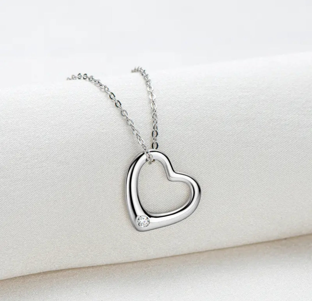 Heart shape Moissanite pendant necklace