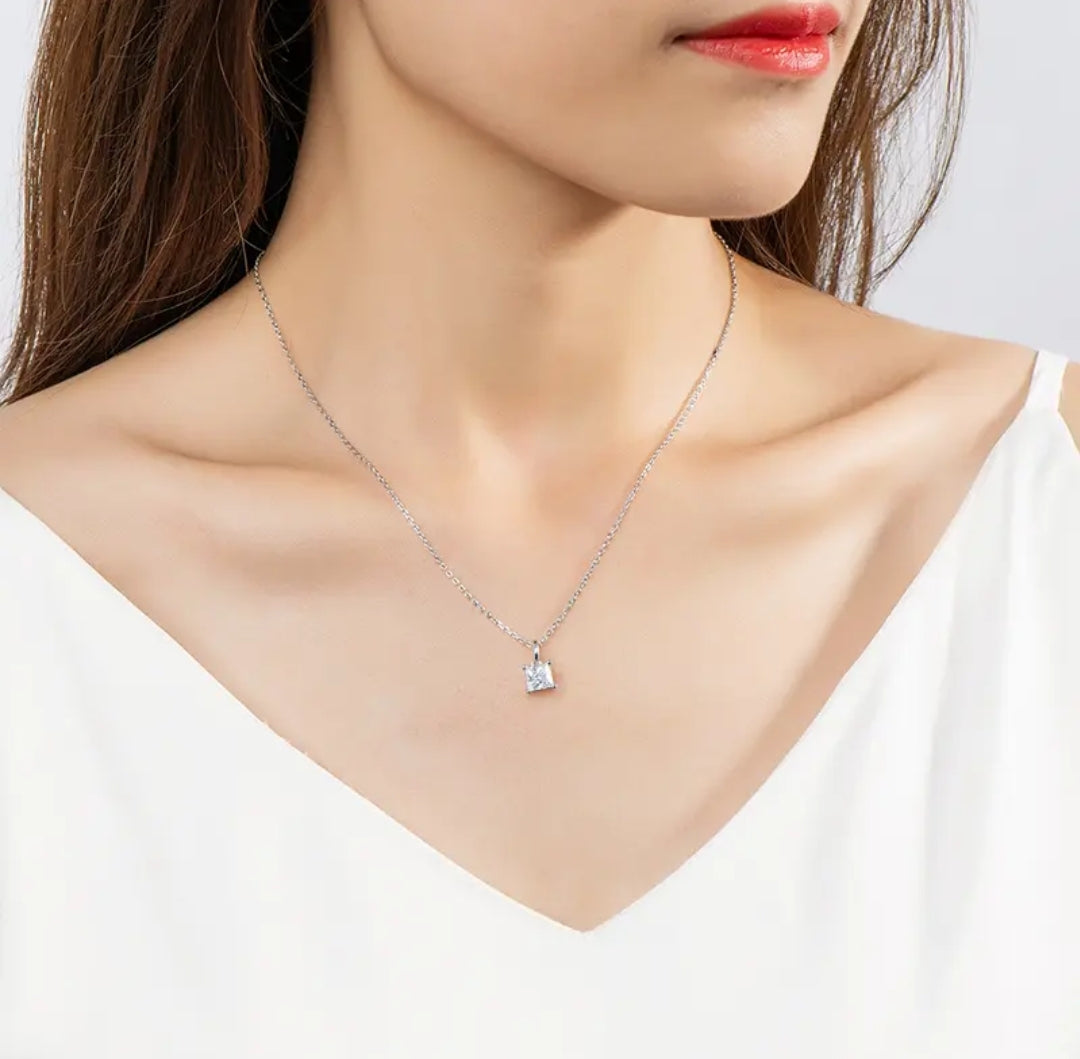 5.5mm Moissanite pendant necklace