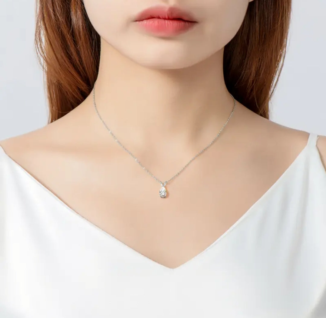 1.5ct Moissanite pendant necklace