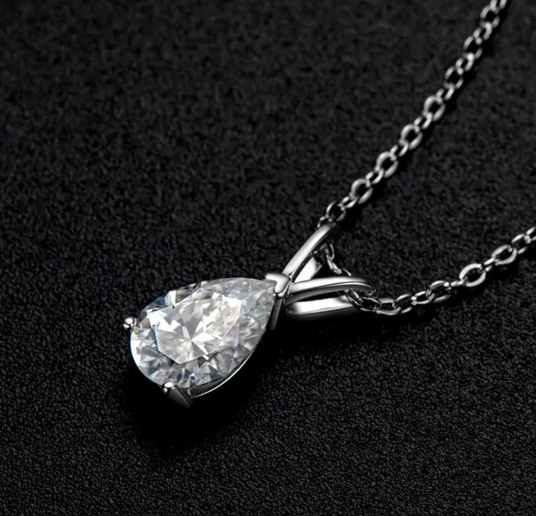 1.5ct Moissanite pendant necklace
