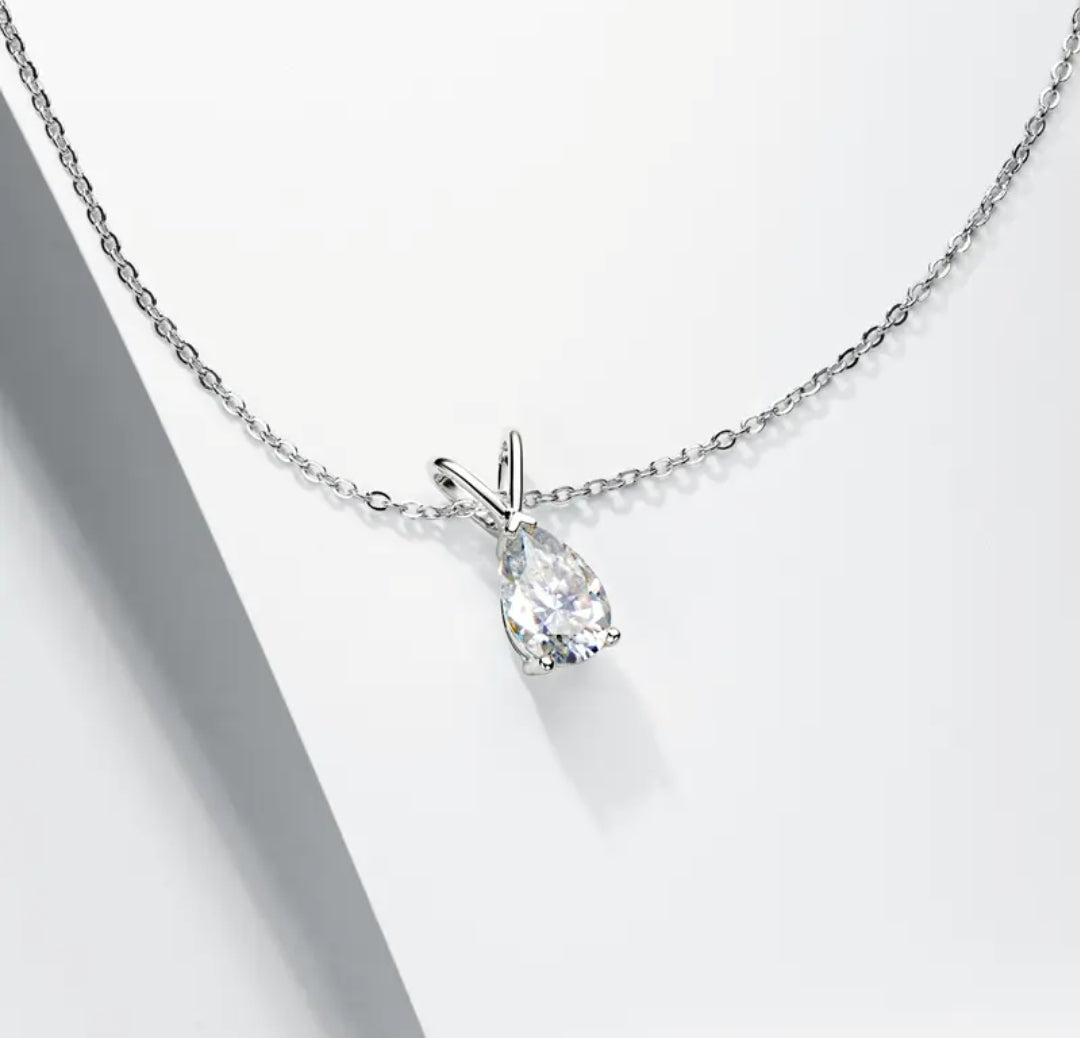 1.5ct Moissanite pendant necklace