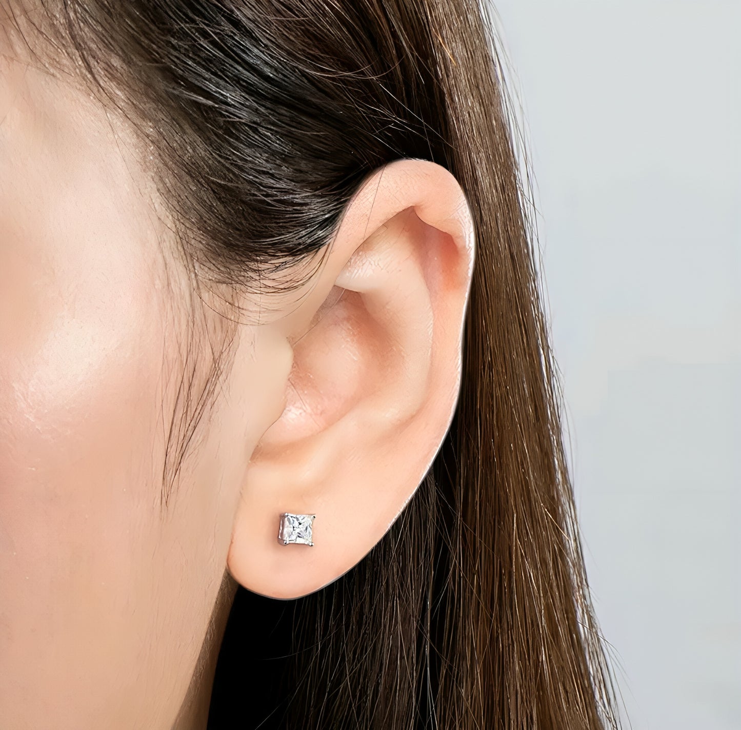 Stud moissanite earrings