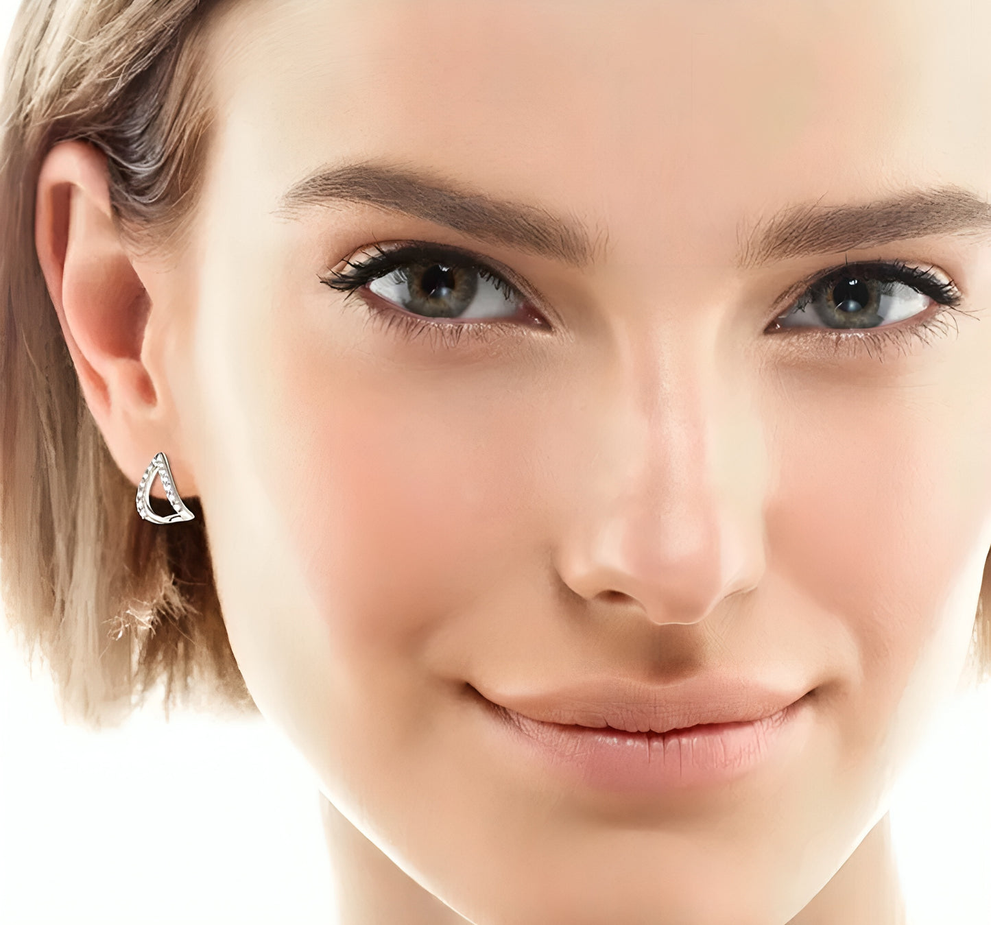 Moissanite earrings in curve shape