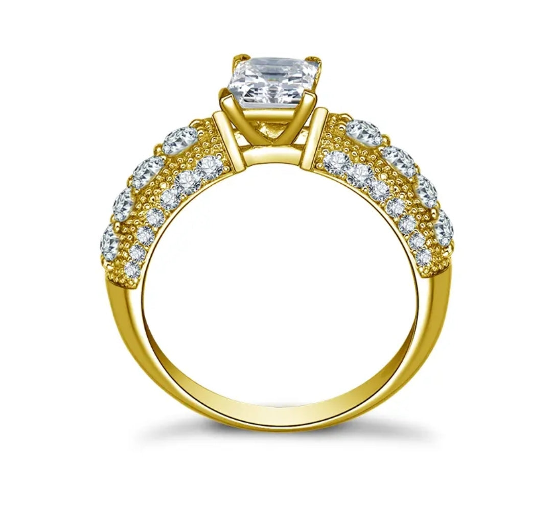 10k solid gold ring with 1 sparkling moissanite