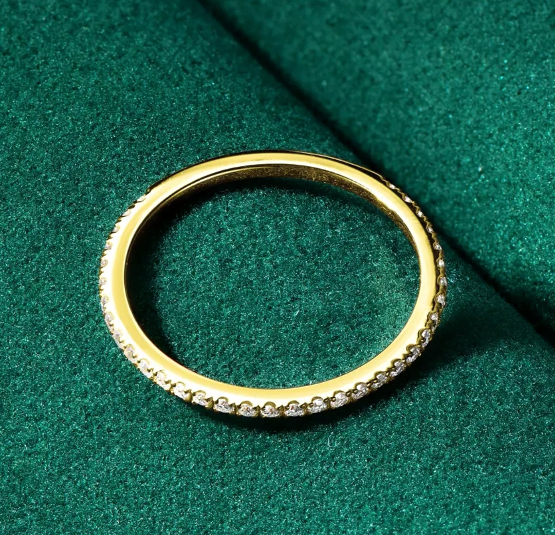 10k solid gold ring with 1.4mm moissanites