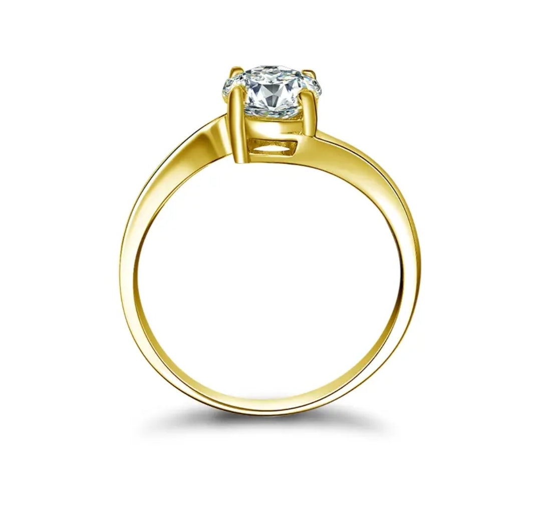 10k gold ring with 1ct round moissanite