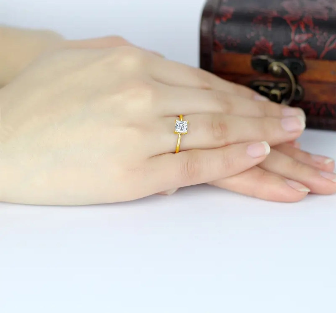 10k gold ring with 1ct square moissanite