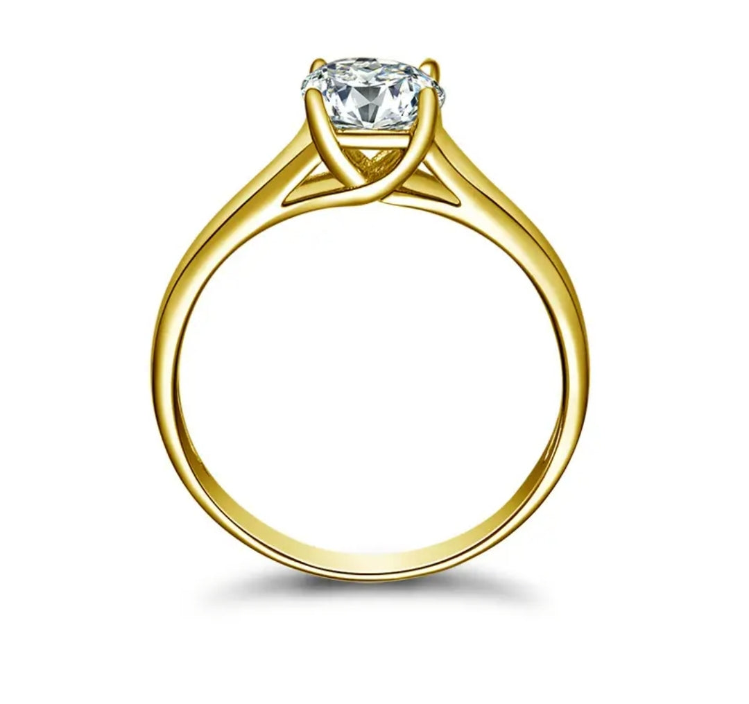 10k gold ring with 1ct round cut moissanite