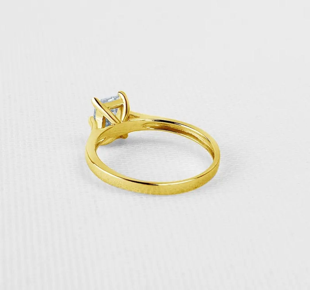 10k gold ring with 1ct radiant cut moissanite