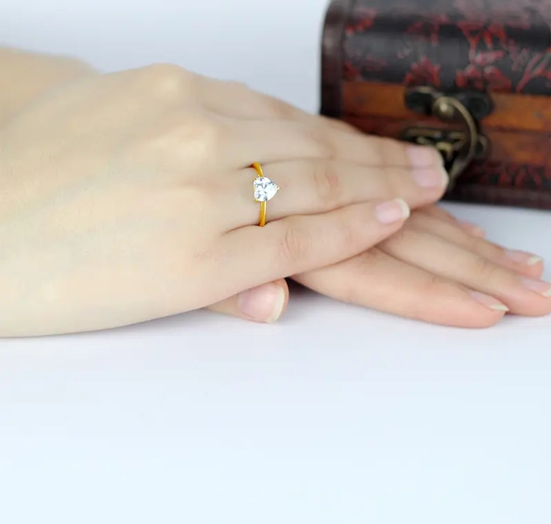 10k gold ring with 1.2ct heart shape moissanite