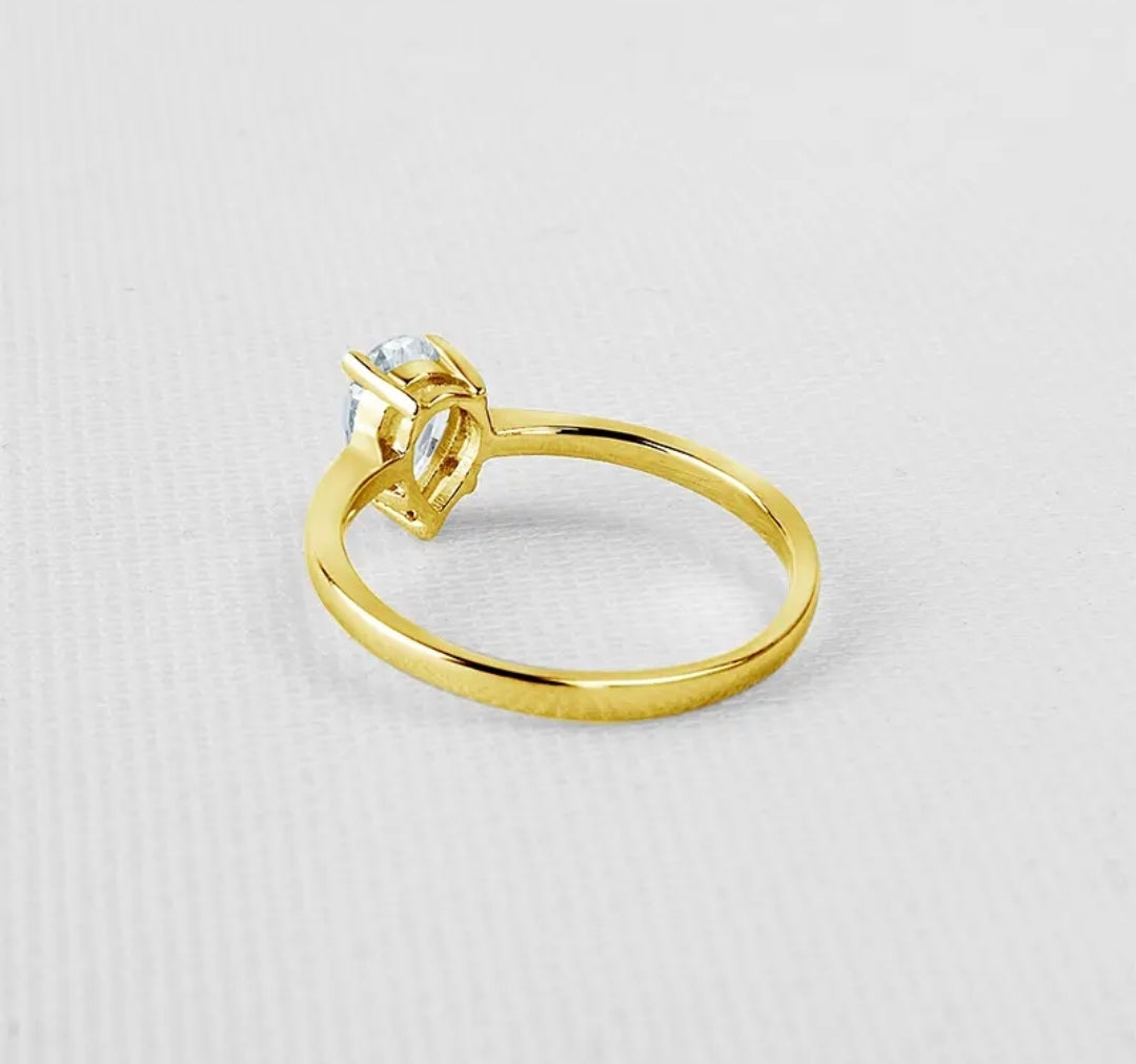 10k gold ring with 1ct pear cut moissanite