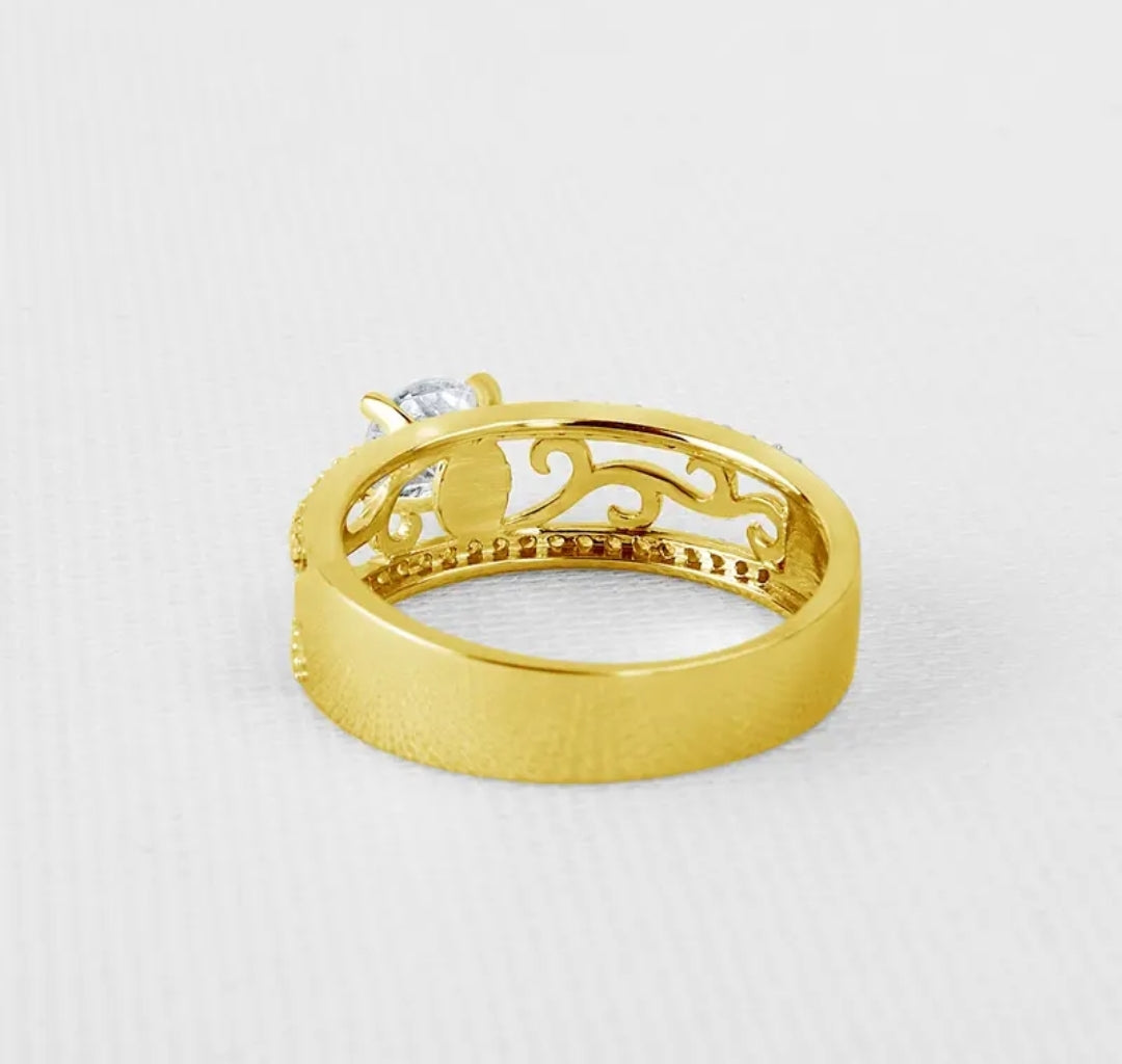 10k gold ring with 0.6ct round cut moissanite