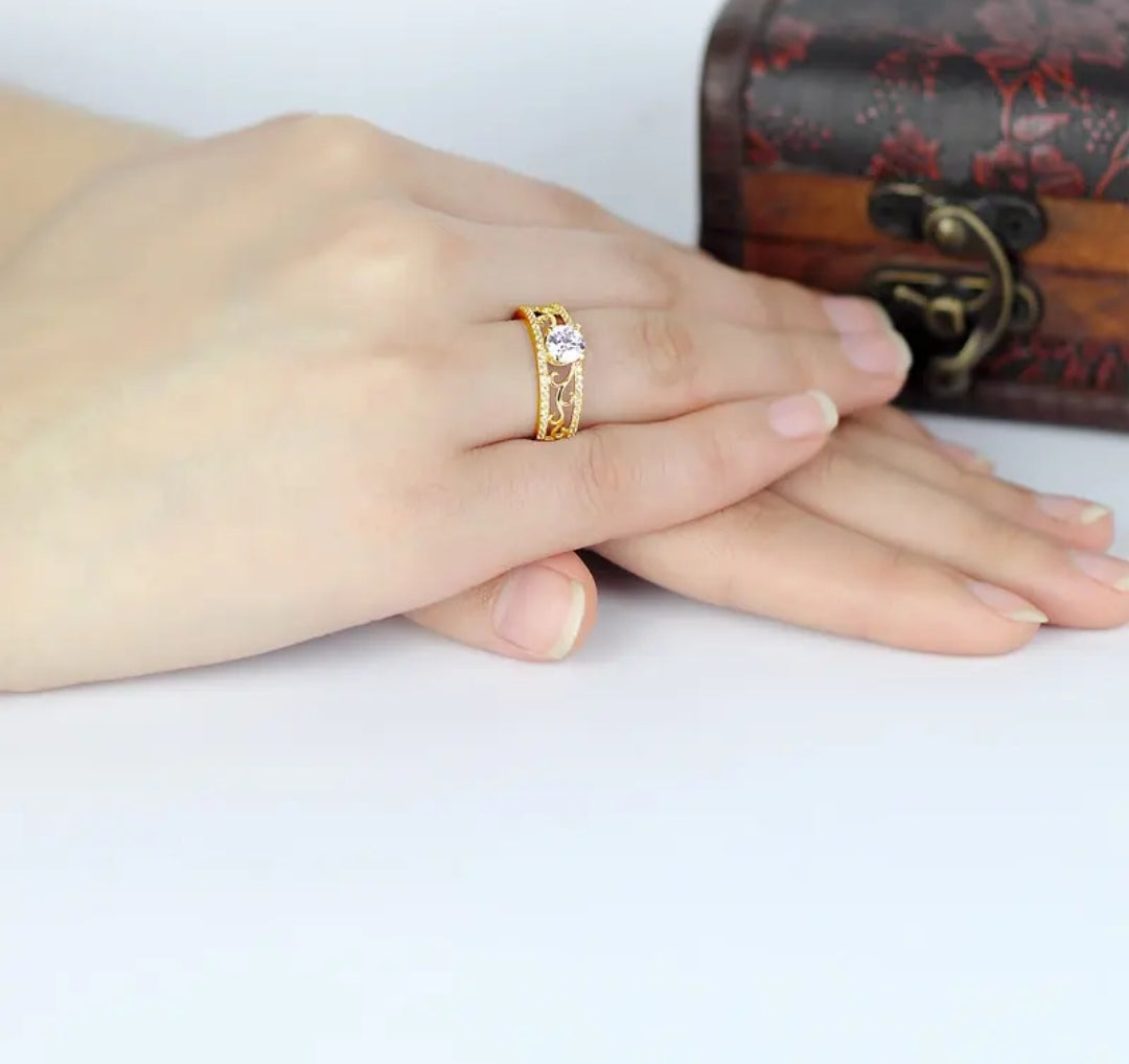 10k gold ring with 0.6ct round cut moissanite