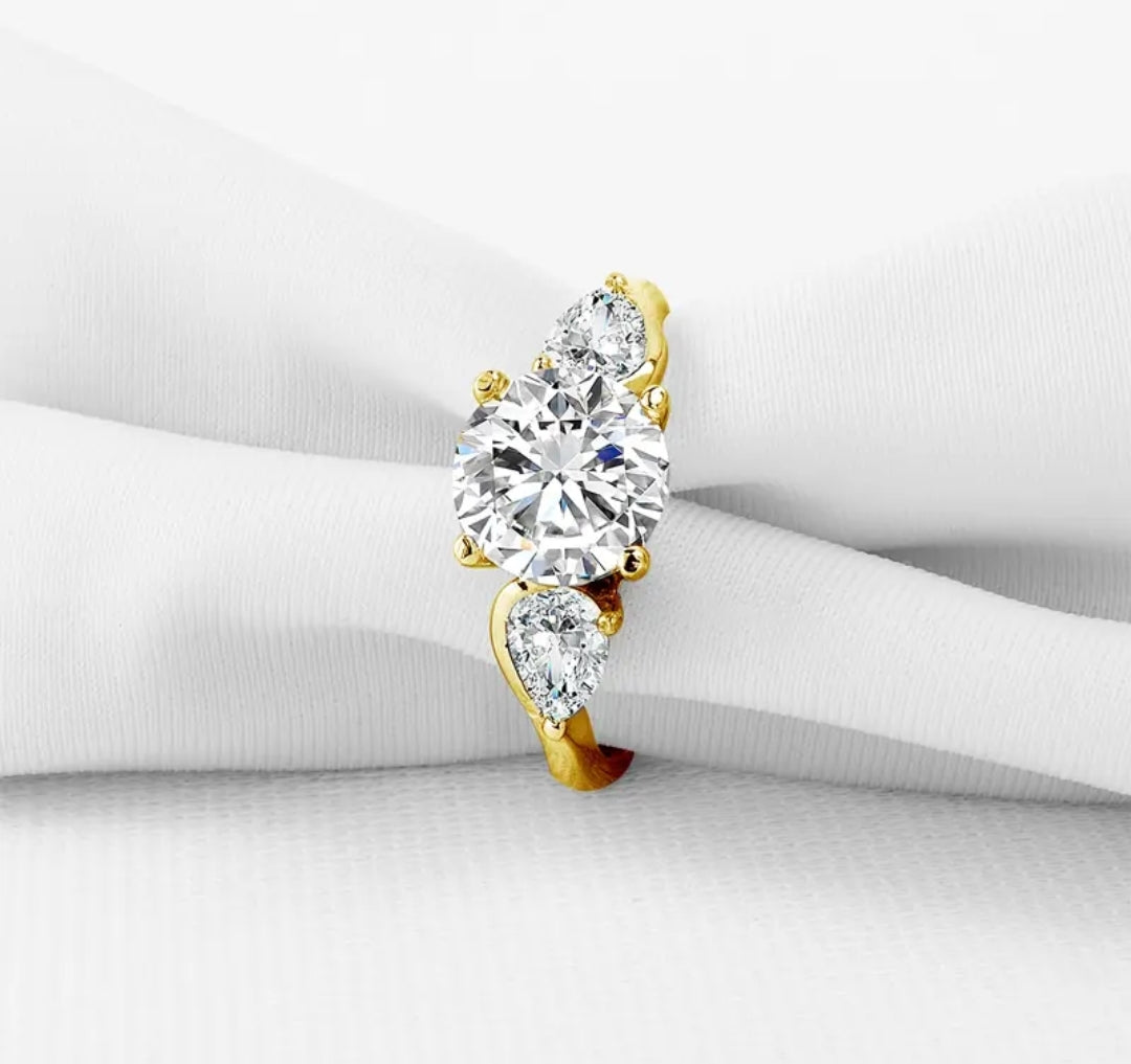 10k gold ring with 1.5ct brilliant moissanite