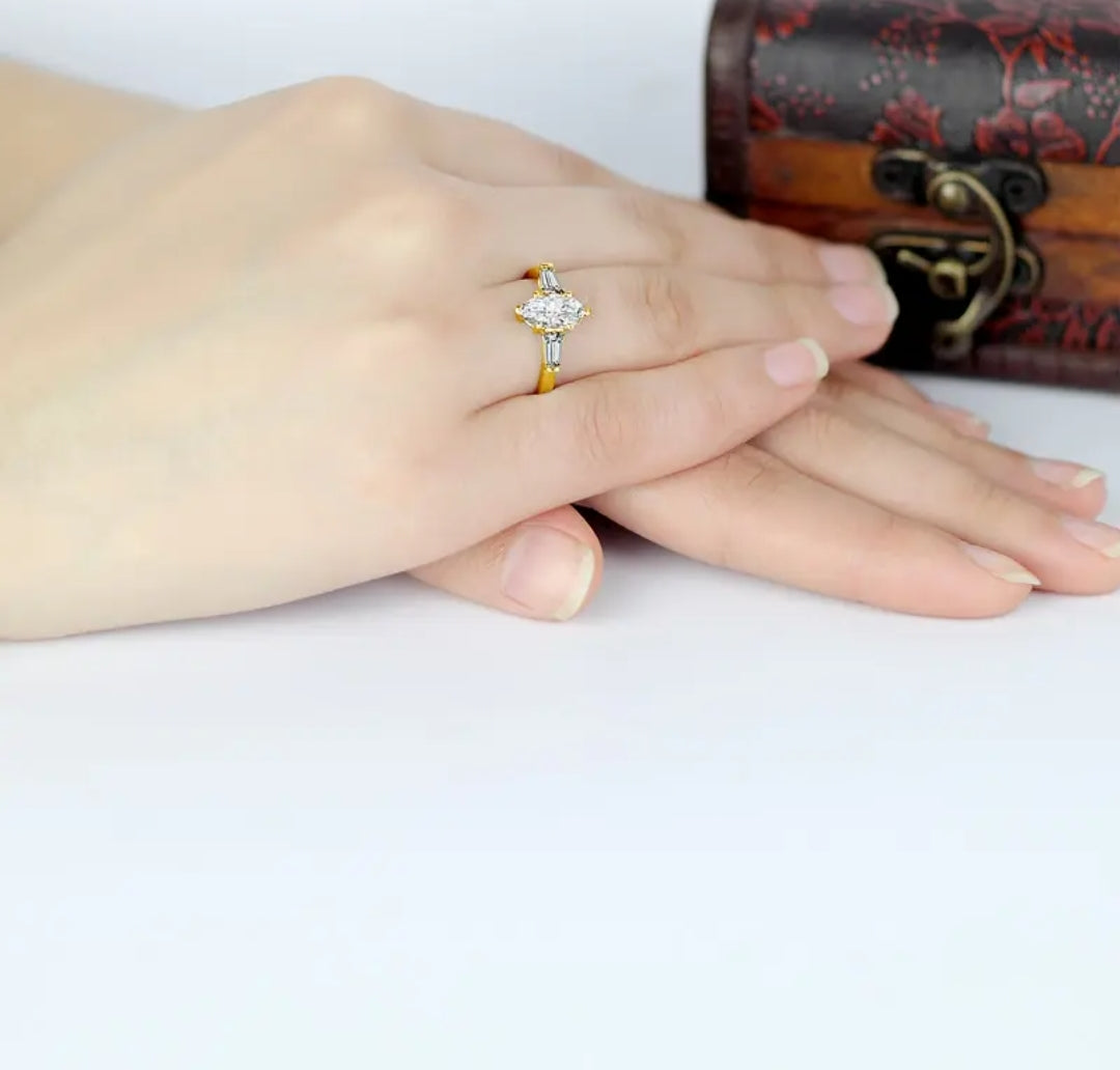 10k gold ring with 1ct brilliant moissanite