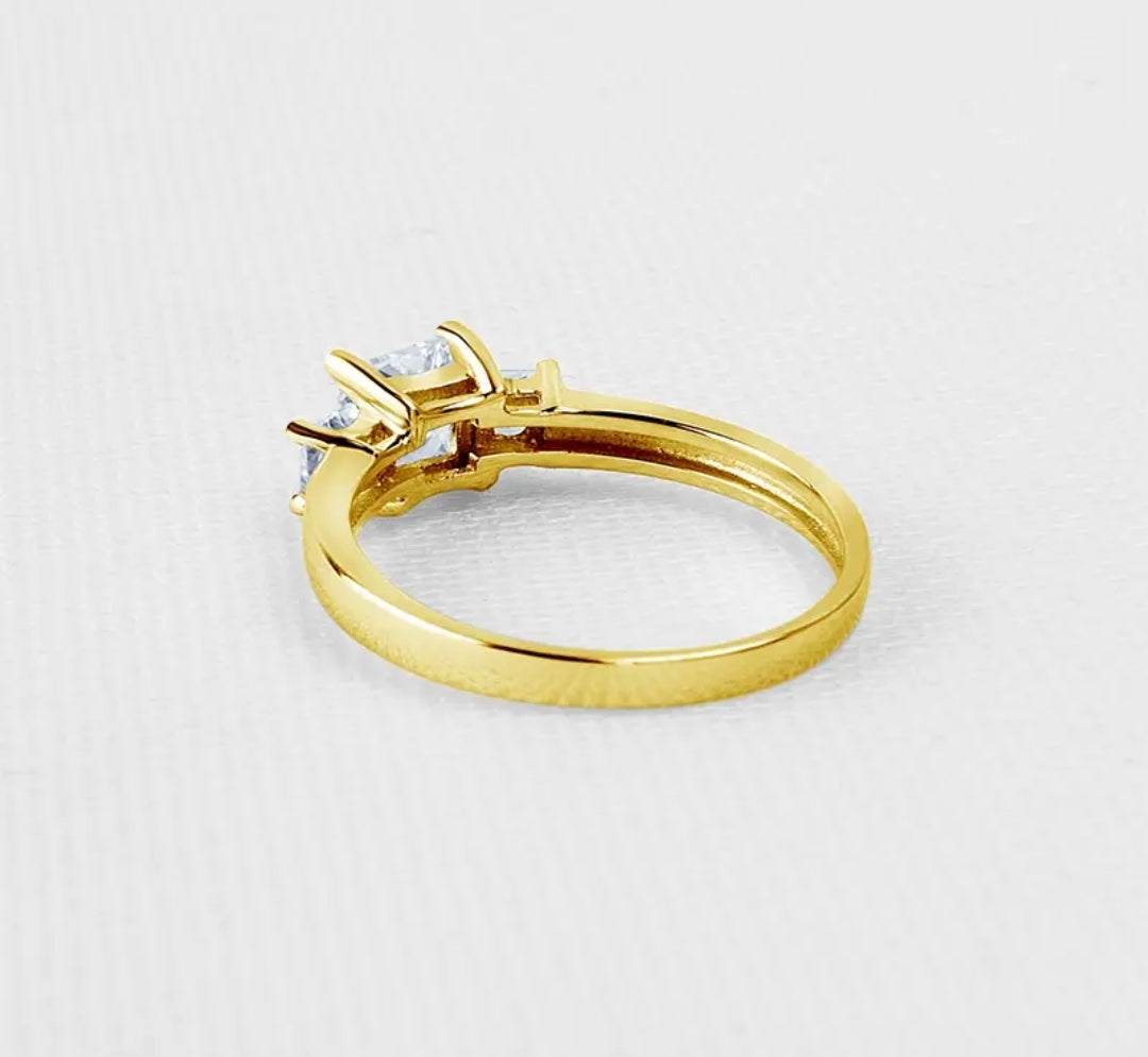 Solid gold multi moissanite ring