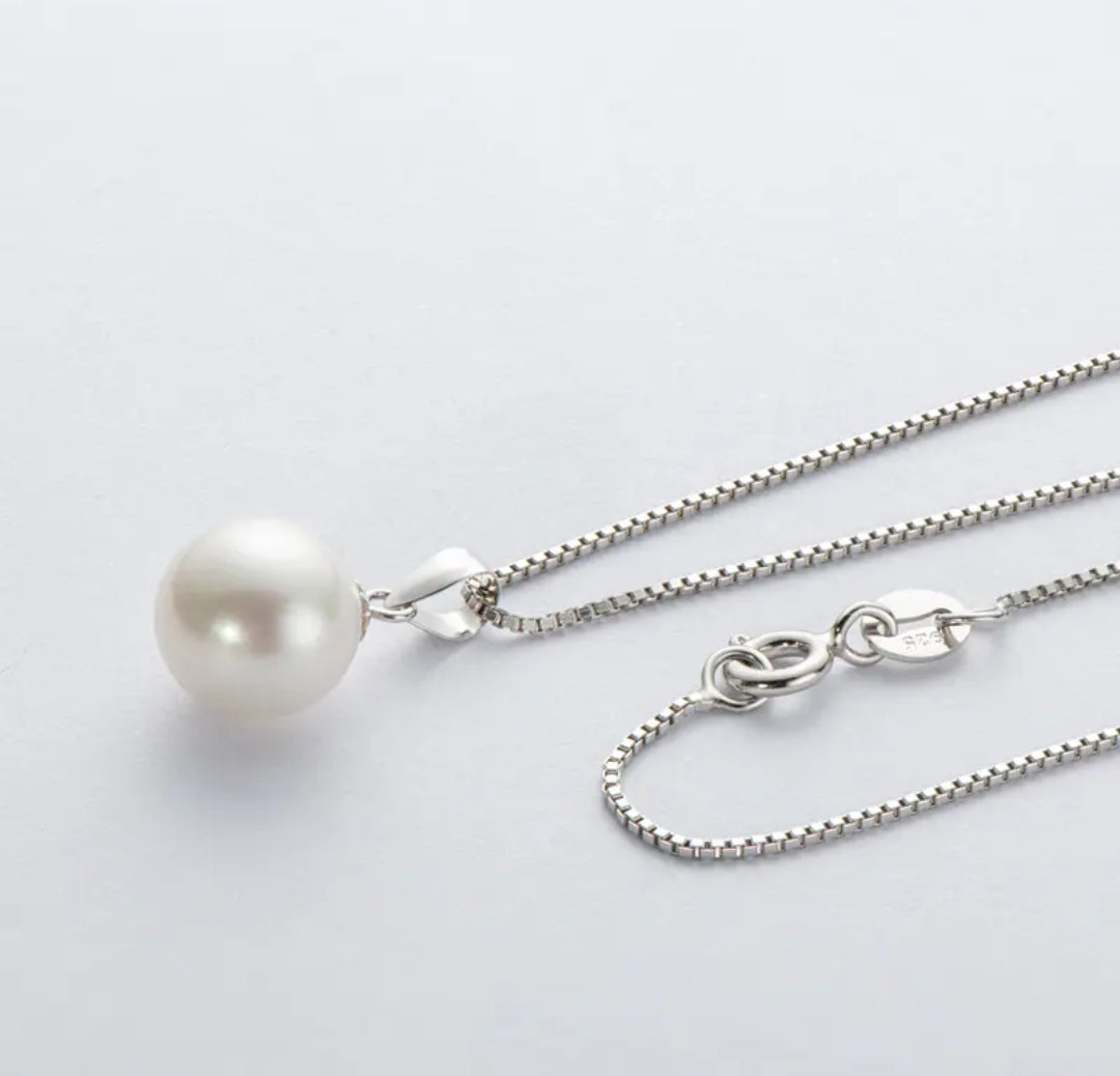 18k solid gold necklace with 9-10mm pearl