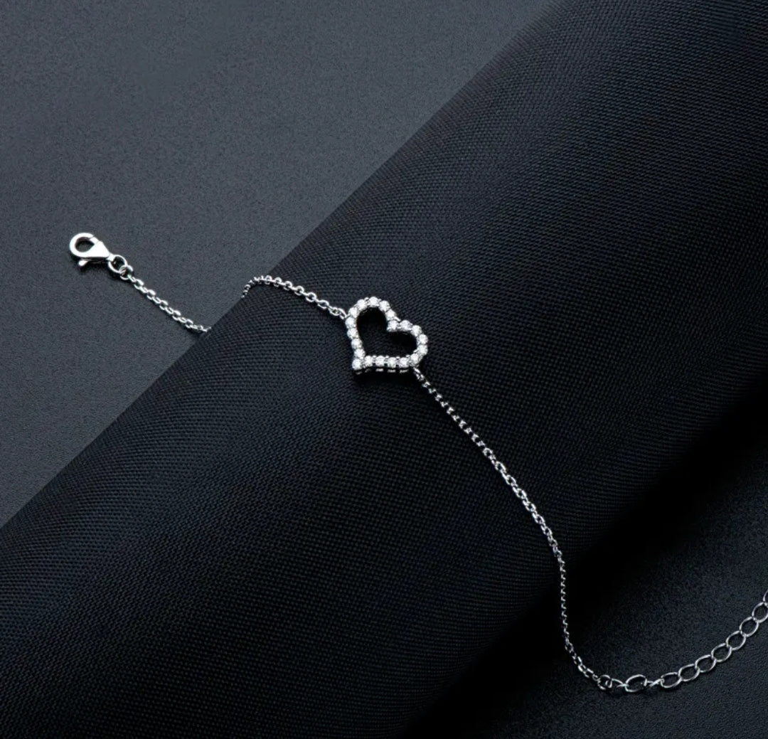 Heart shape moissanite silver bracelet