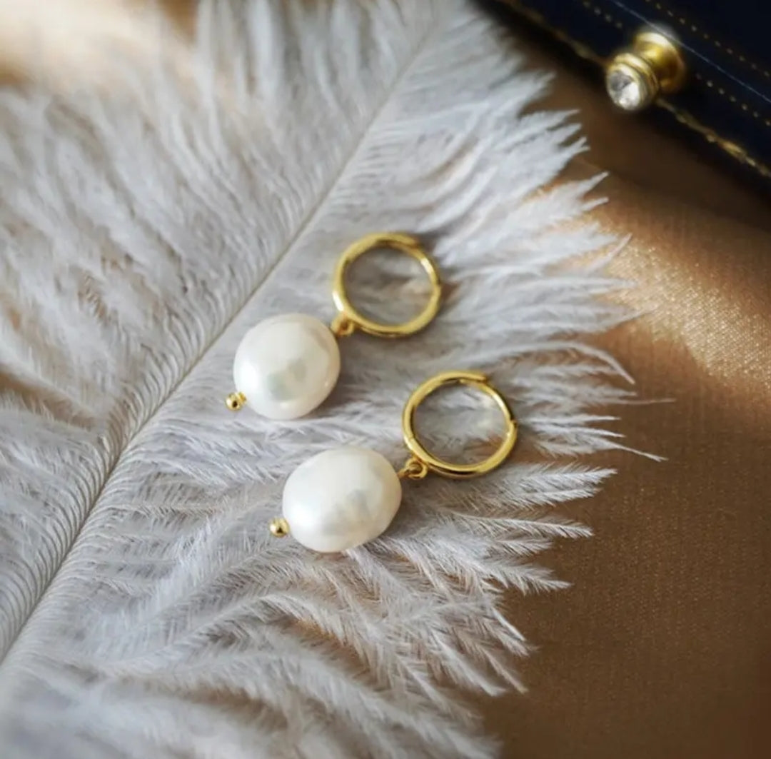 10-11mm irregular pearl earrings