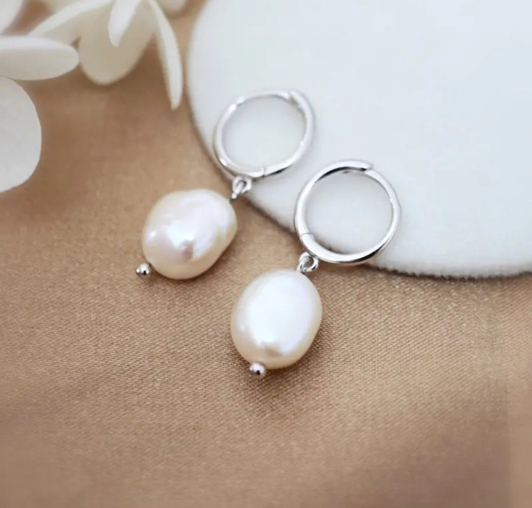 10-11mm irregular pearl earrings