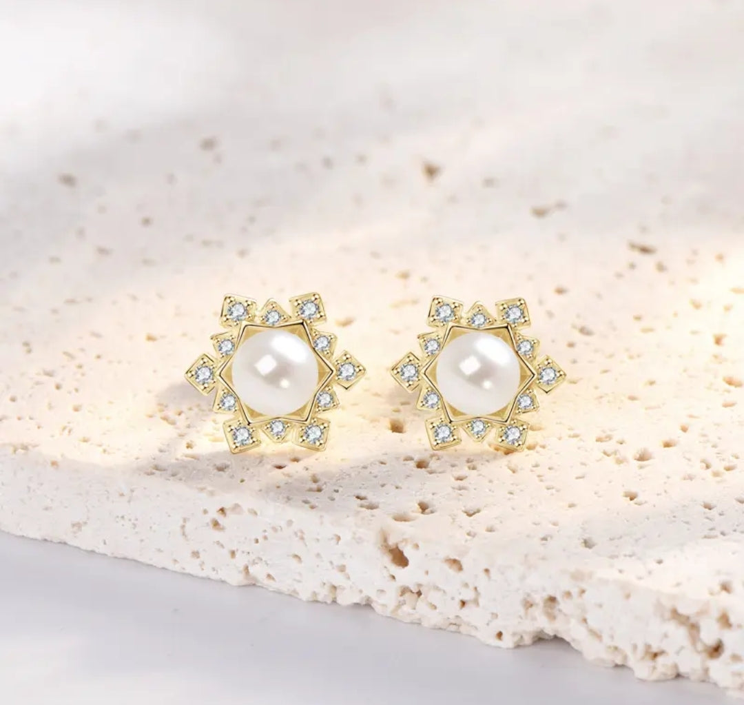 5mm flower shape pearl earrings