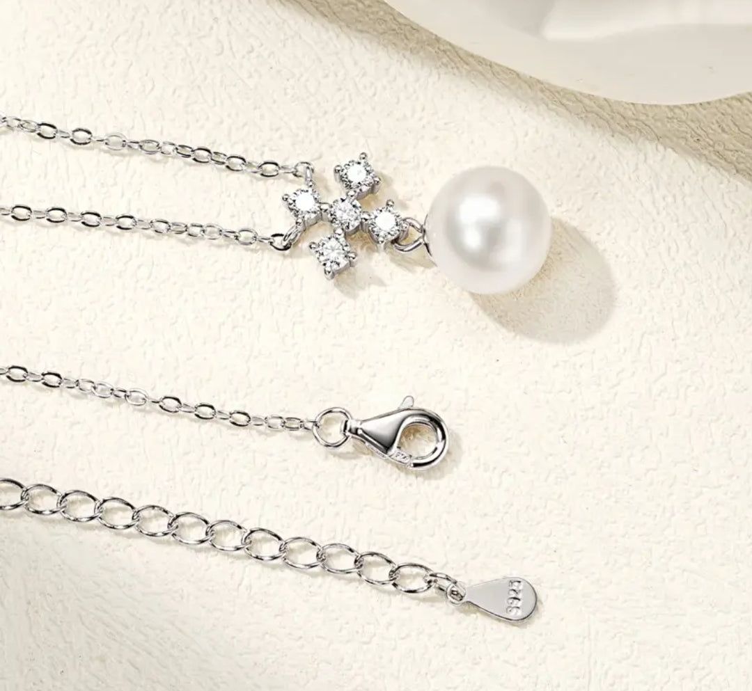 10mm pearl and 2.5mm*5pcs moissanite pendant necklace