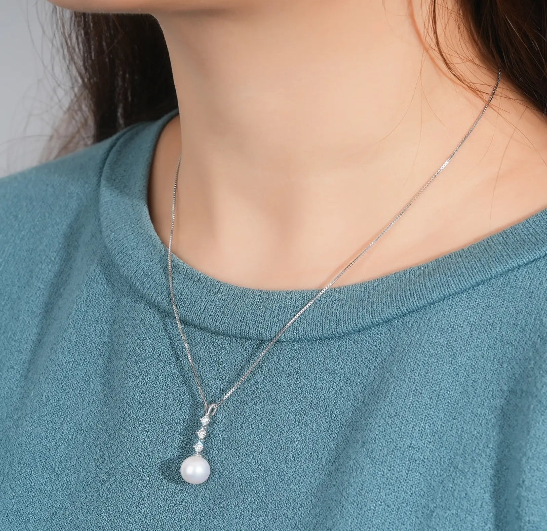 10mm pearl and 3mm*3pcs moissanite pendant necklace