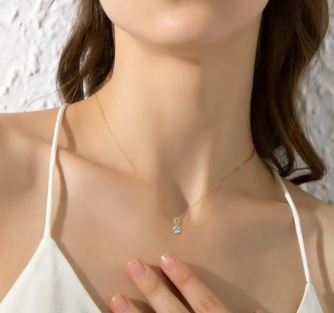 1ct twisted Moissanite pendant necklace