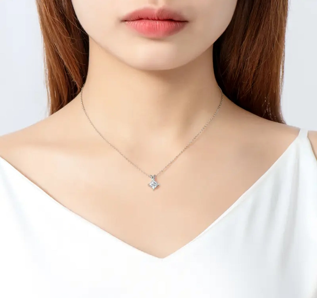 5.5*5.5mm 1ct Moissanite pendant necklace
