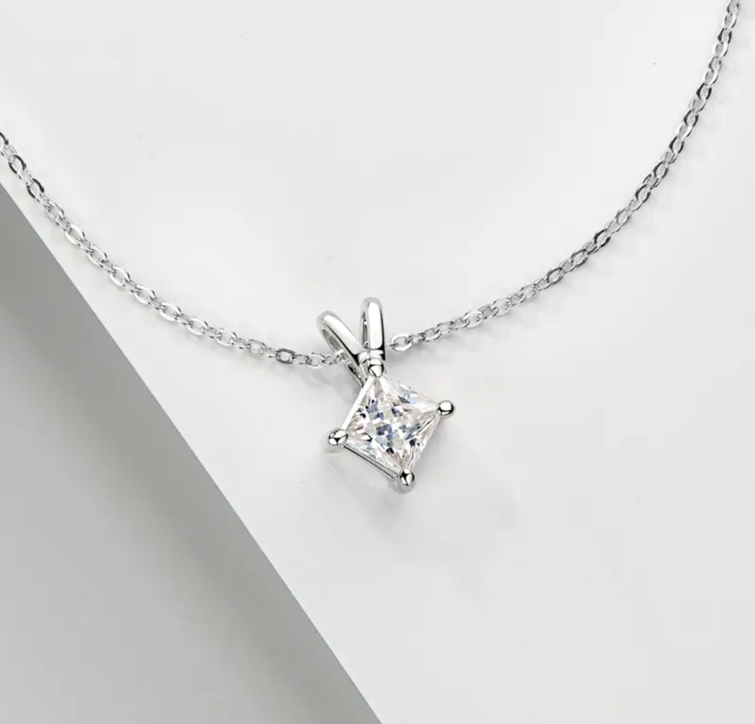 5.5*5.5mm 1ct Moissanite pendant necklace