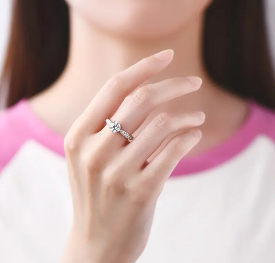 1ct unique moissanite engagement ring