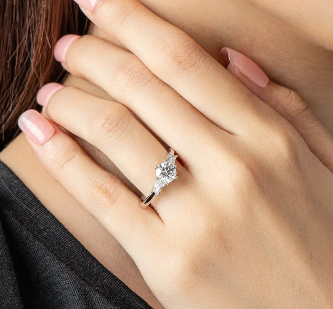 1ct 6.5mm unique moissanite engagement ring