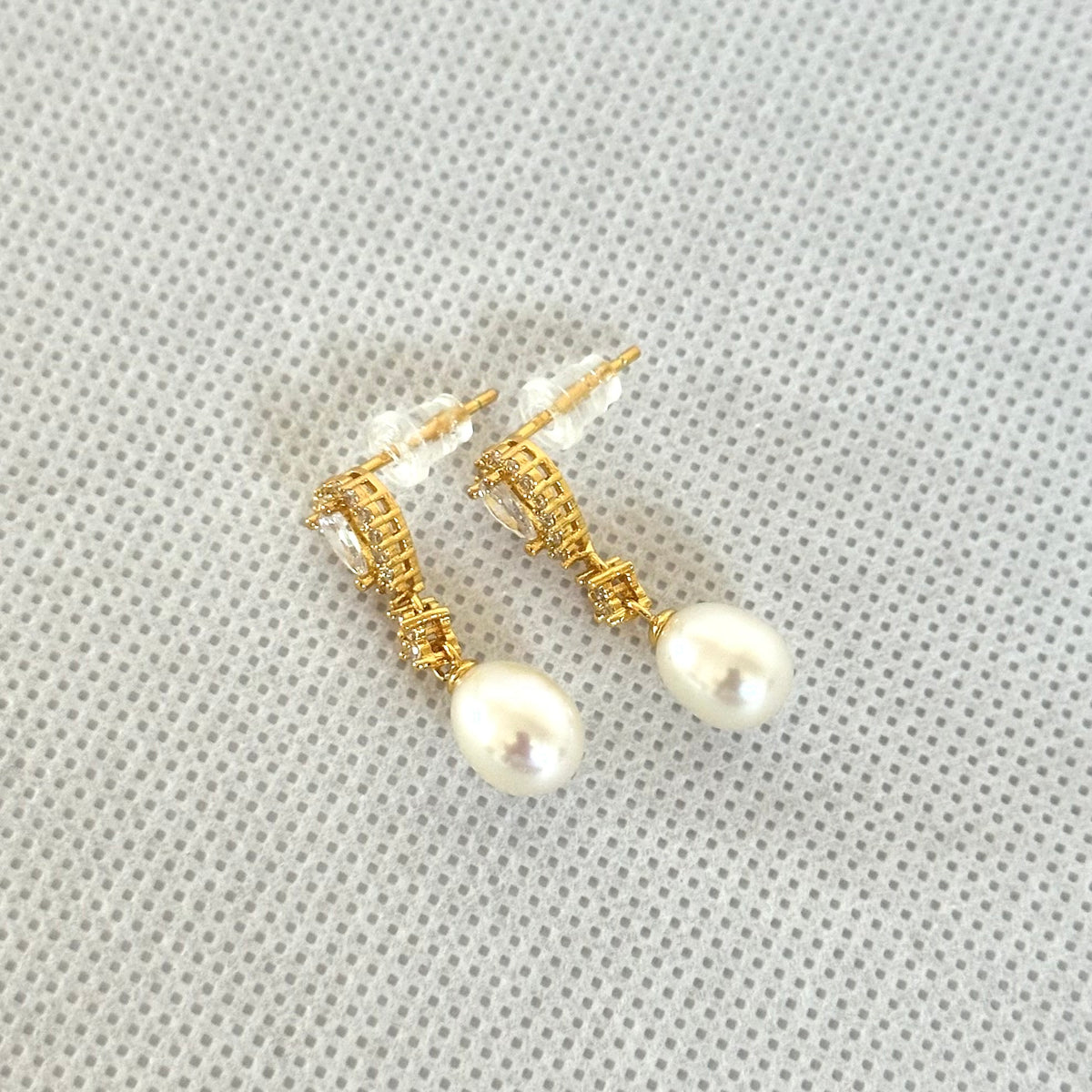Freshwater Pearl Earrings.
