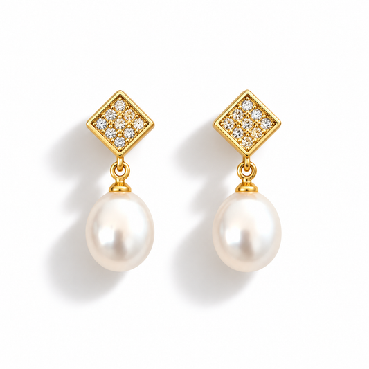 Freshwater Pearl Earrings.