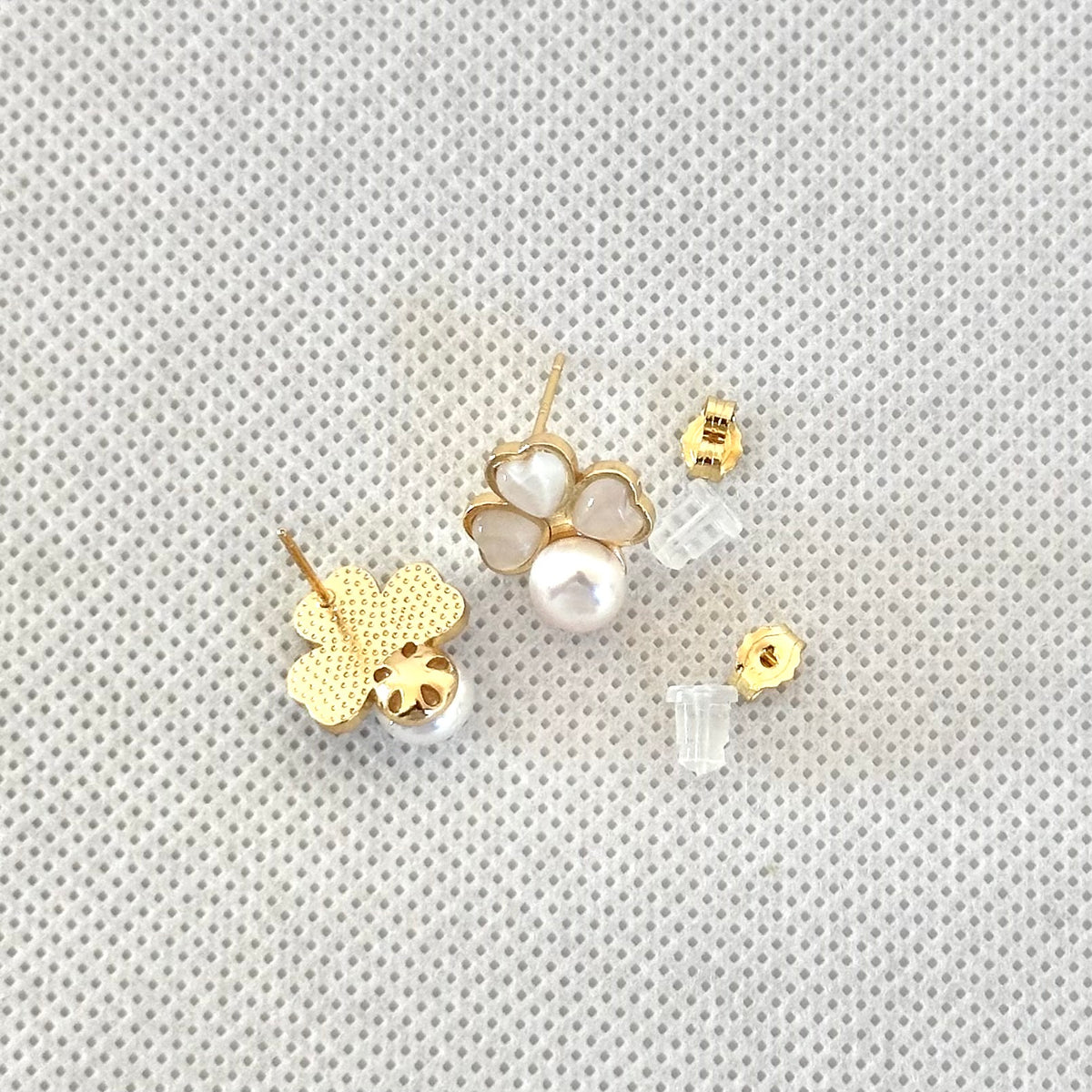 Freshwater Pearl Earrings.