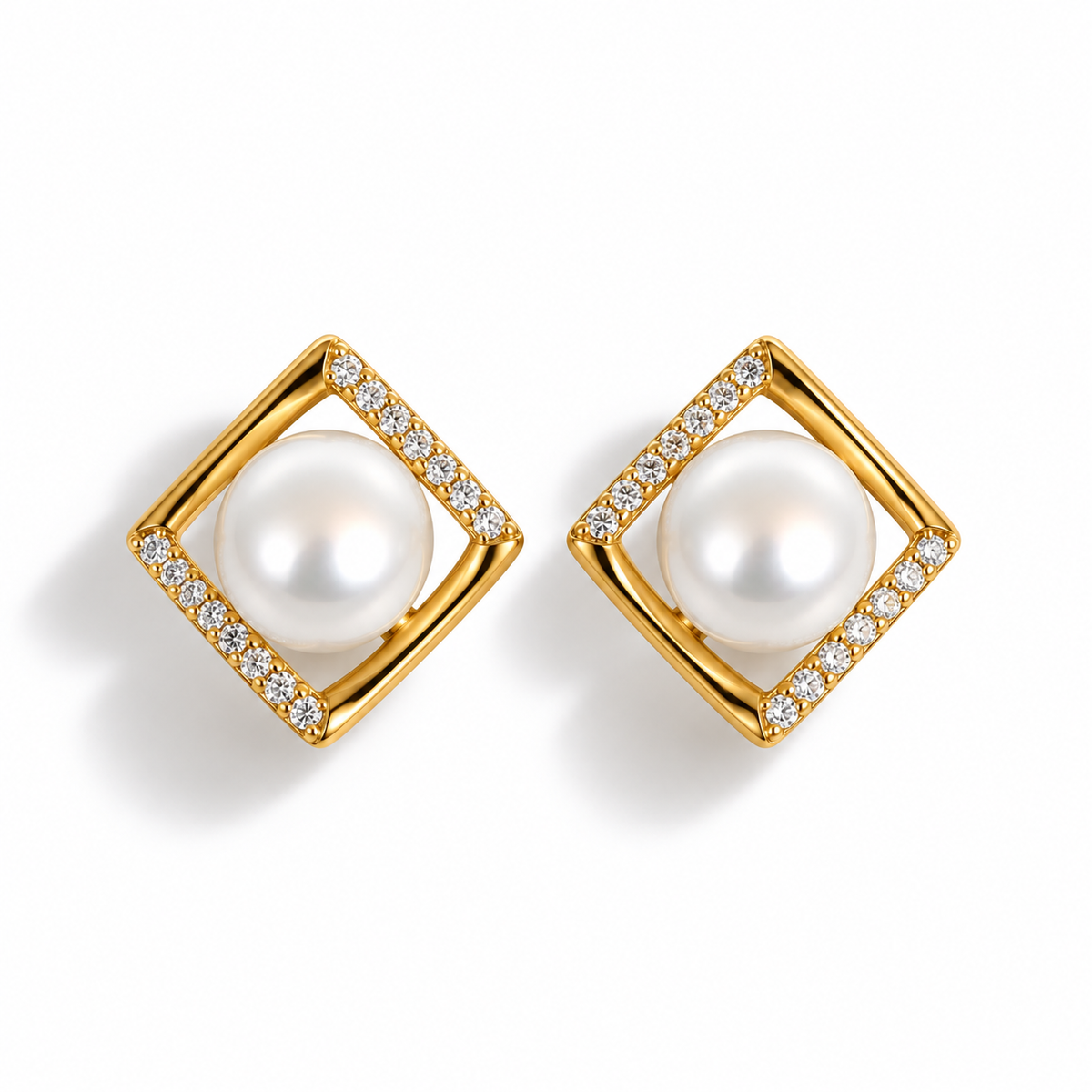 Freshwater Pearl Earrings.