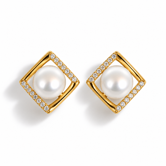 Freshwater Pearl Earrings.