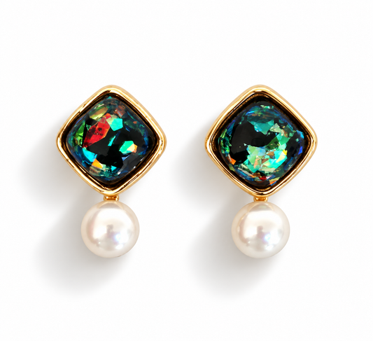 Freshwater Pearl Earrings.