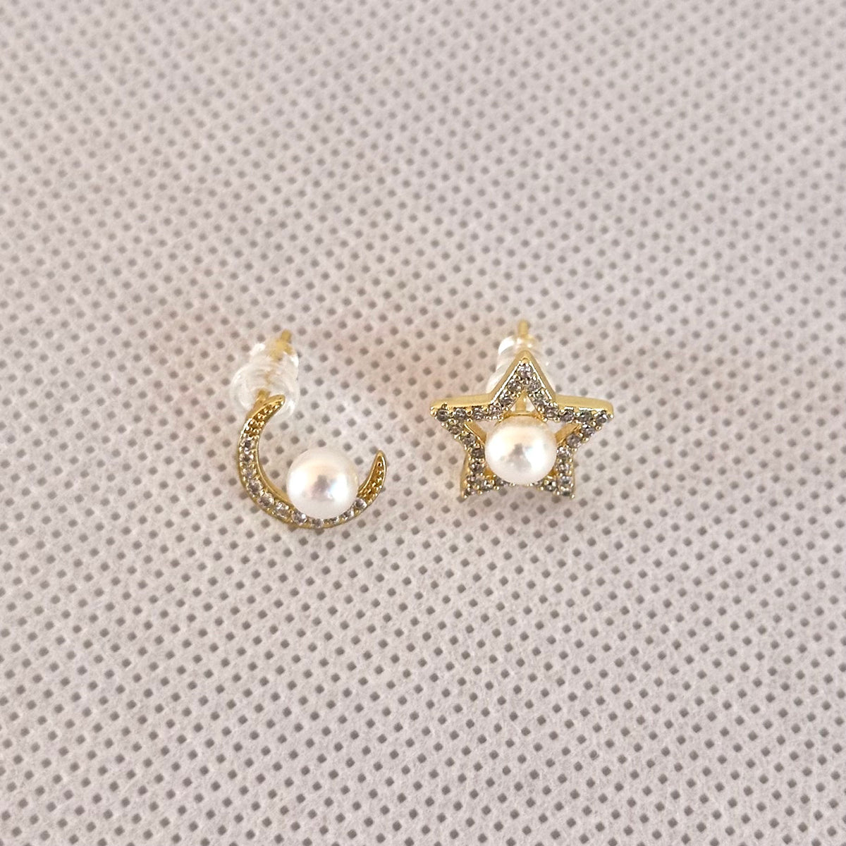 Freshwater Pearl Earrings.
